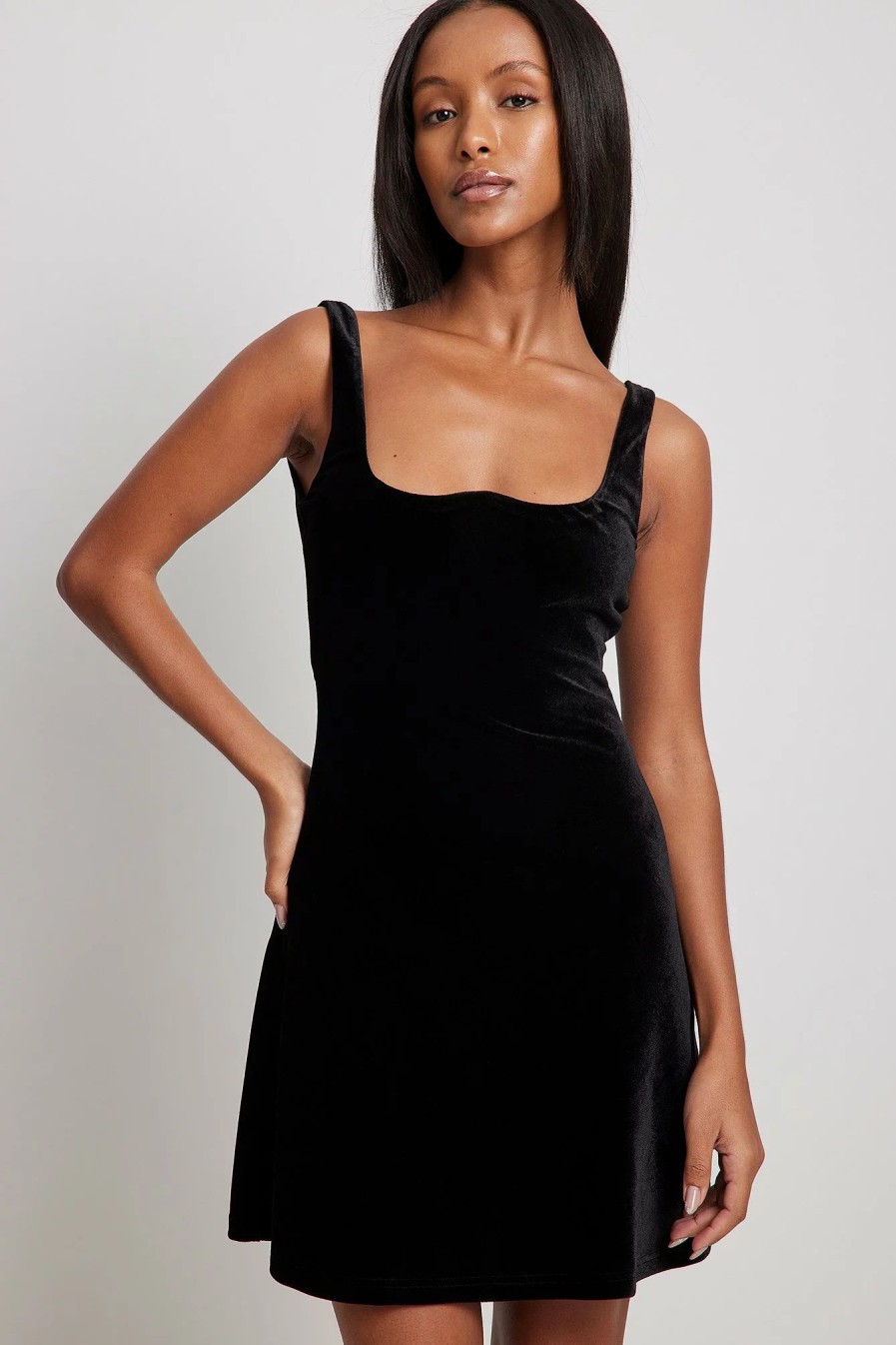 Party Dresses * | Lovisa Barkman X Na-Kd Wire Detail Neckdrop Velvet Mini Dress Black