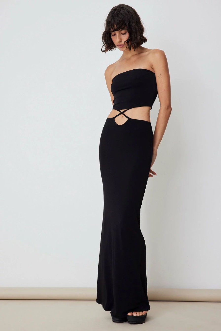 Bodycon Dresses * | Ella Karberg X Na-Kd Cut Out Detail Bandeau Jersey Dress Black